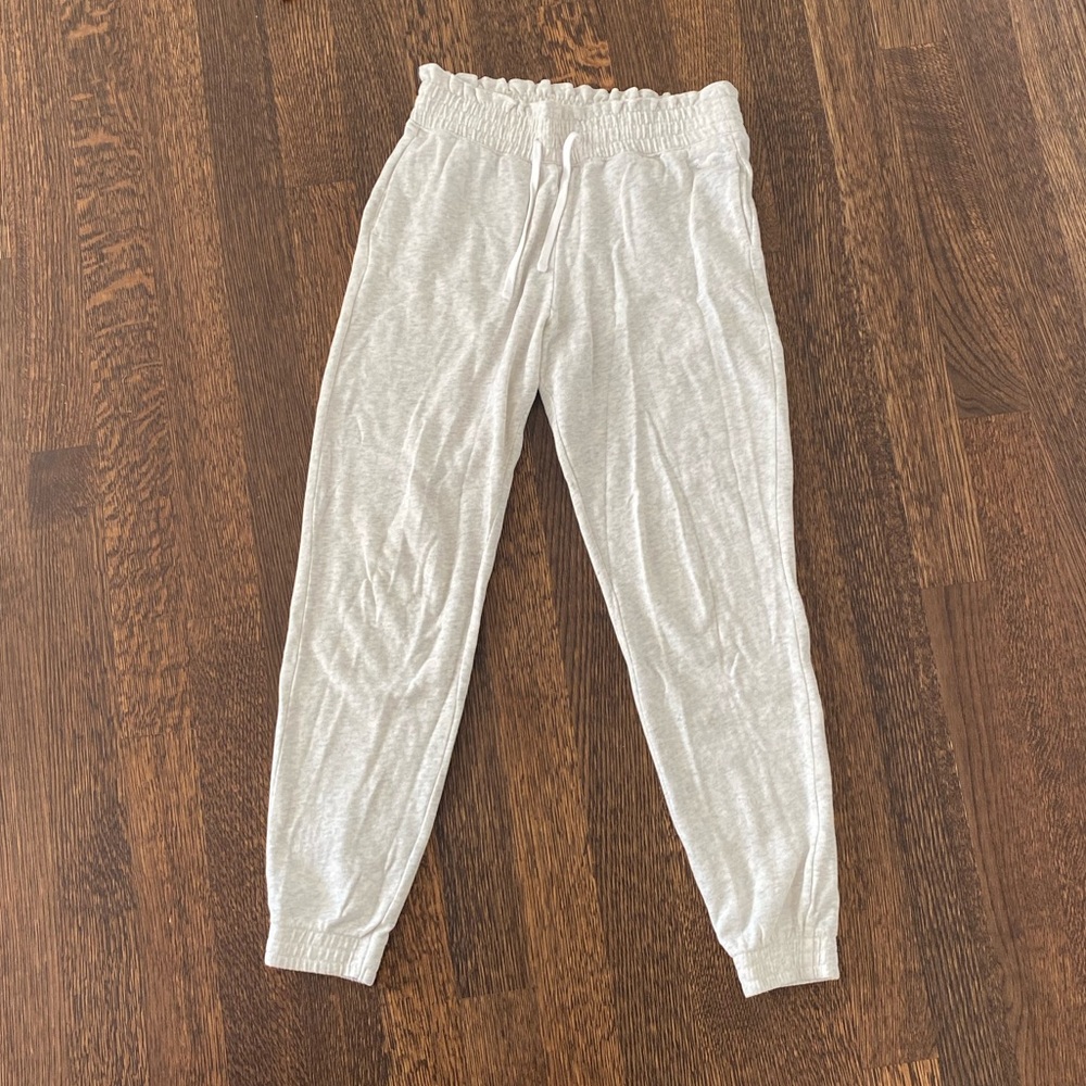 Hollister ruched top sweatpants size S. Adjustable Waist